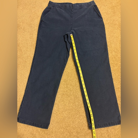 L.L. Bean Fleece Lined Denim Slip On Pants Size Medium Stretch Waist Petite MP - Picture 5 of 12